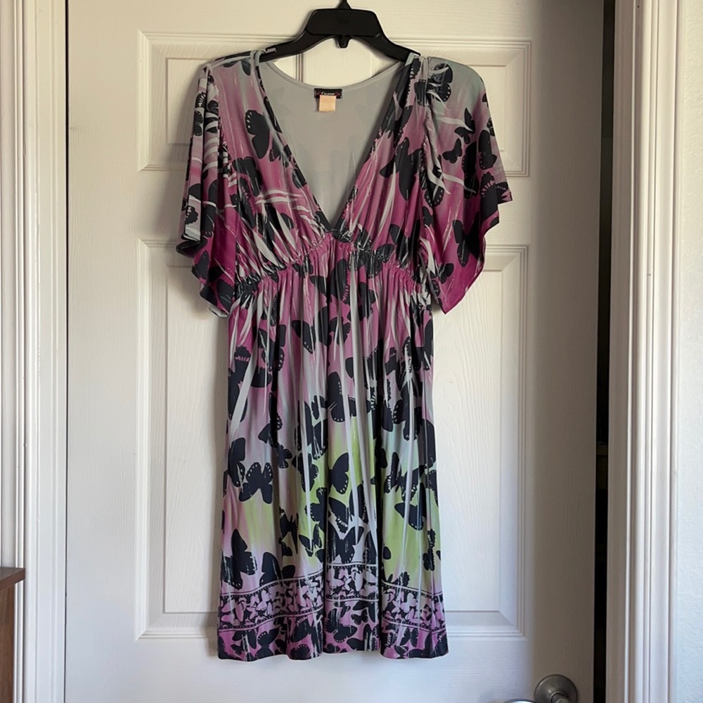 Summer V-neck dress with kimono sleeves